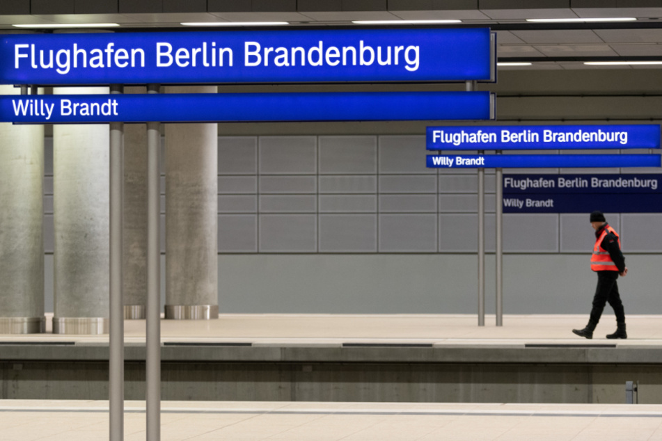 Der Bahnhof des Flughafens Berlin-Brandenburg wurde 2011 fertig. Der mehr als sieben Milliarden Euro teure Flughafen soll Ende Oktober 2020 eröffnet werden.