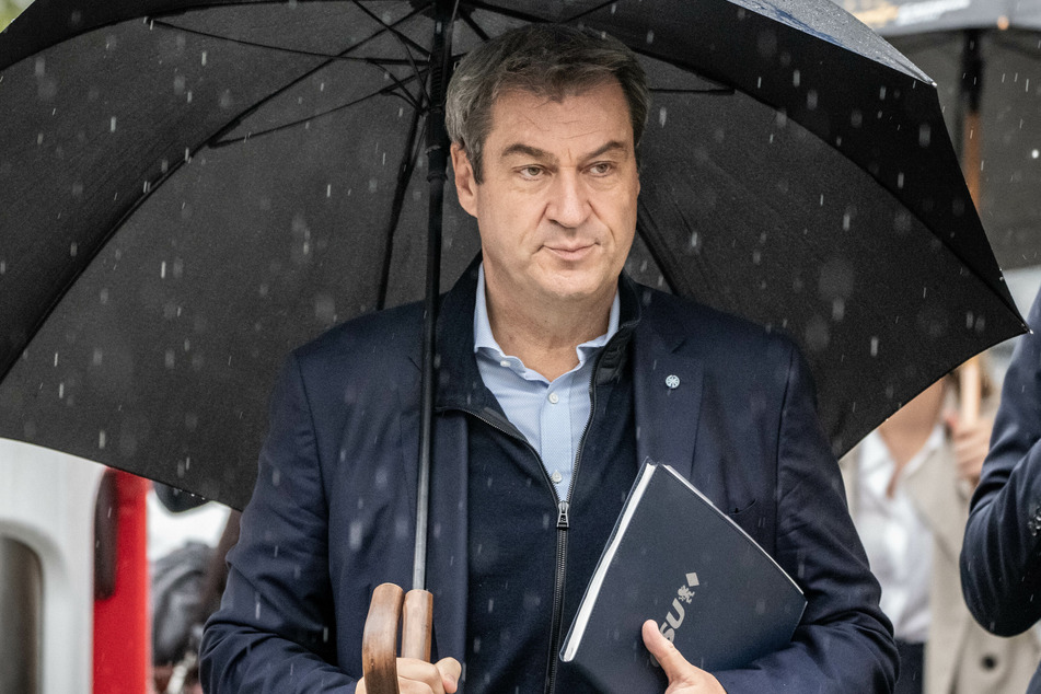 Nachdem die Ampel anging, krachte es direkt in München. Markus Söder (54, CSU) sieht die Entscheidung von FDP und Grünen als "klare Vorentscheidung".