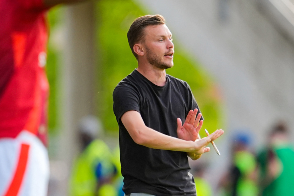 Trondheim-Trainer Alfred Johansson (33) versteht zwar die Ansichten der Fans, war von dem Spielabbruch aber gar nicht begeistert.