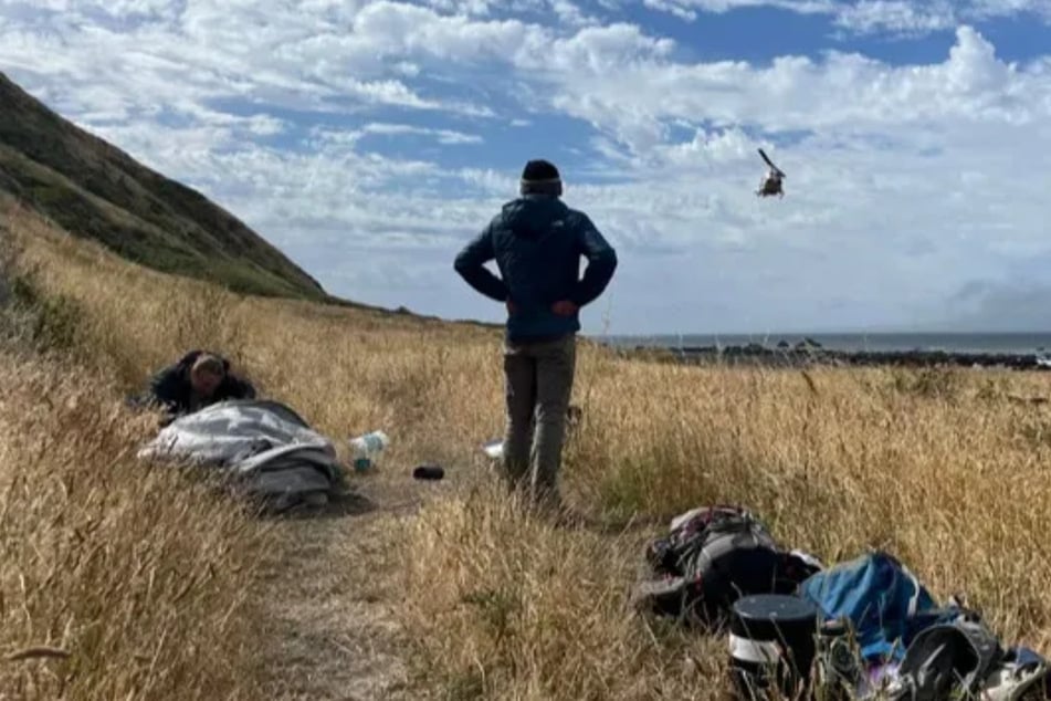 An der abgelegenen Lost Coast wurde ein unbekannter Mann von einer Gruppe beim Survivaltraining gefunden. Ein Hubschrauber brachte ihn ins Krankenhaus.