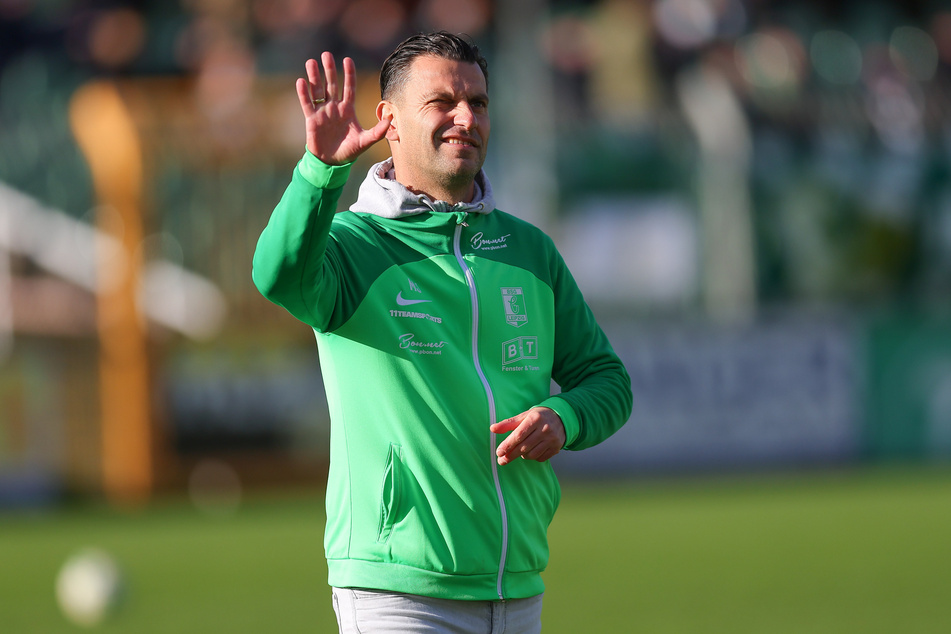Chemie Leipzigs Trainer Miroslav Jagatic (47) kann sich freuen. Sein Team hat den ersten Test des Jahres gewonnen.