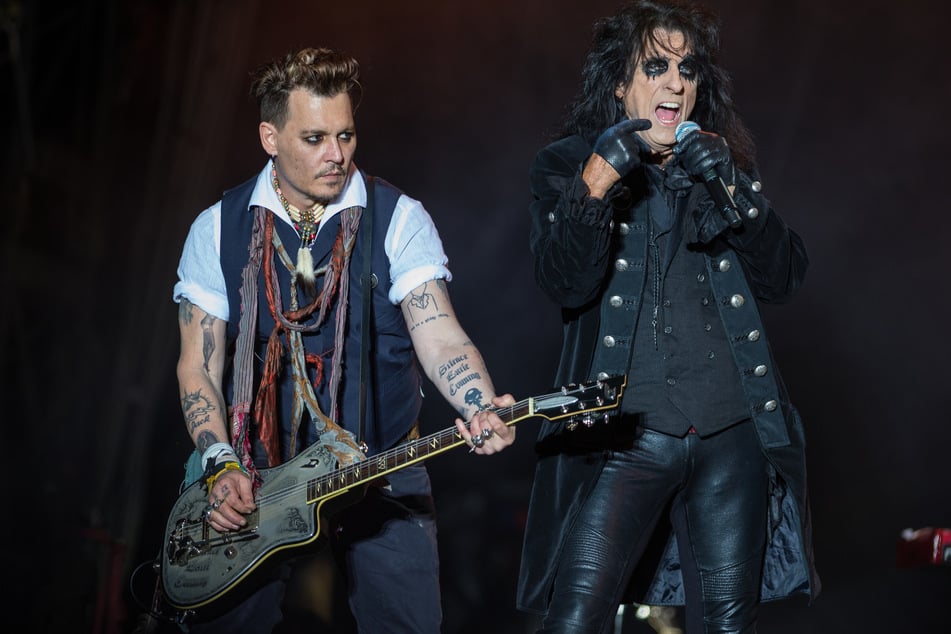 Johnny Depp (59, l.) und Alice Cooper (75) sind Teil der von Cooper bereits 2015 gegründeten Supergroup "Hollywood Vampires".
