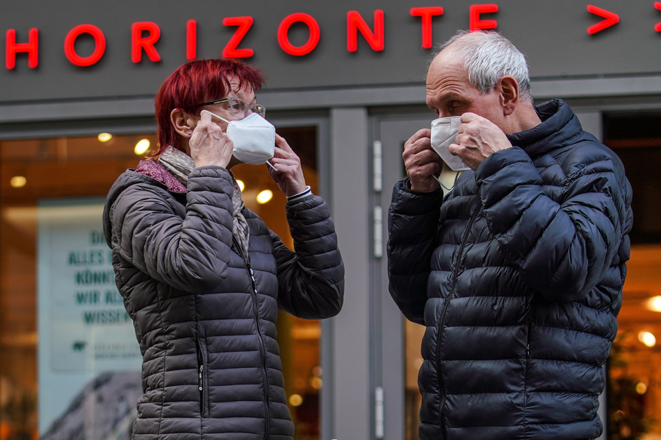 Trotz aller Lockerungen: Wer einkaufen gehen will, muss weiter Maske tragen.
