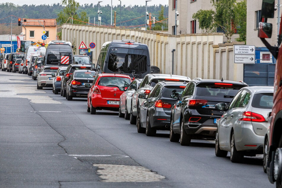 Auf Behinderungen einstellen: Schon am Mittwoch staute sich der Verkehr auf der wichtigen Achse.