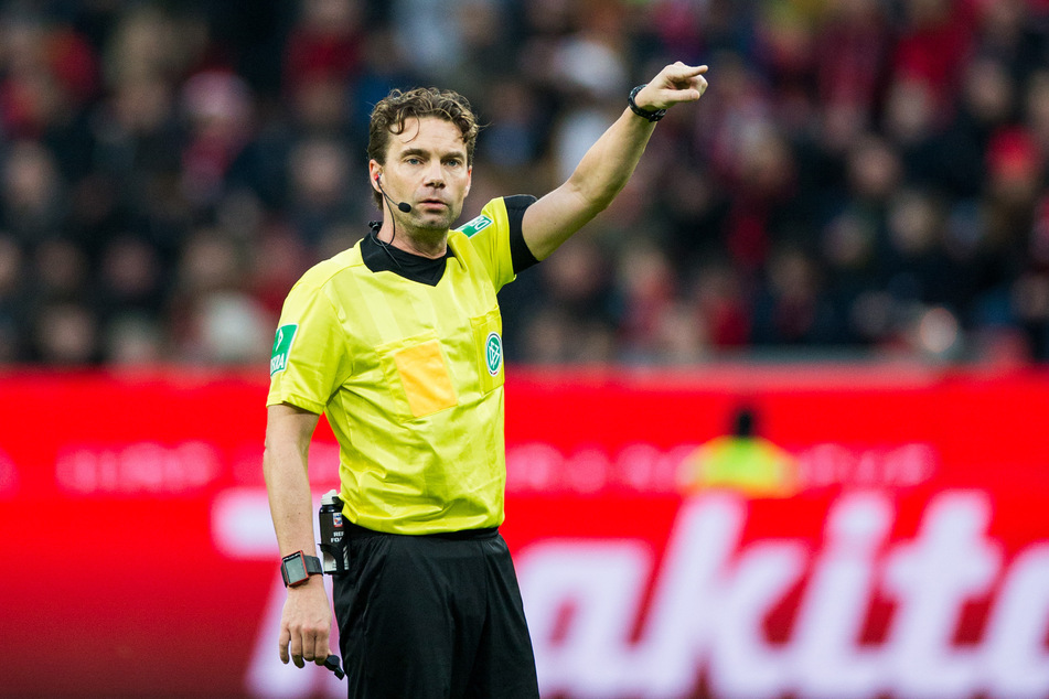 Referee Guido Winkmann. Für die Schiedsrichter der Fußball-Bundesliga haben die Corona-Maßnahmen bei den Geisterspielen mitunter auch eine positive Auswirkung.