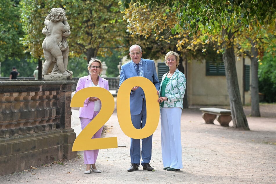 Ministerin Barbara Klepsch (60), Schlösserland-Chef Christian Striefler (63) und TMG-Geschäftsführerin Veronika Hiebl (54, v.l.) ziehen die 20-Jahre-Bilanz.