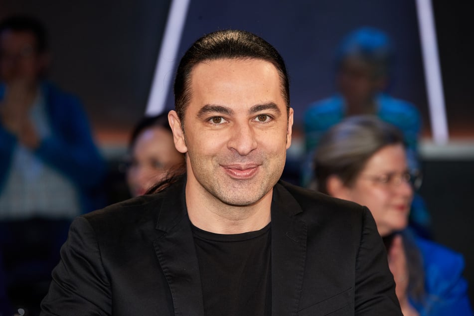 Oder hat Bülent Ceylan (48) bei seinem zweiten Anlauf bei der ProSieben-Show das Glück auf seiner Seite?