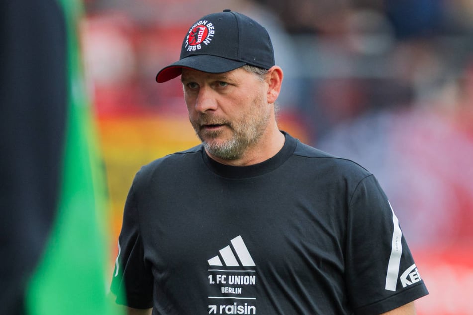 Steffen Baumgart (53) möchte besonders bei den Heimspielen eine bessere Leistung seiner Mannschaft sehen.