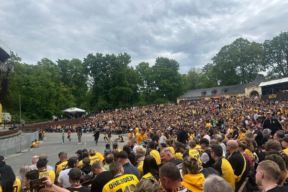 Die Tickets zum Public Viewing im Großen Garten waren in wenigen Minuten ausverkauft.