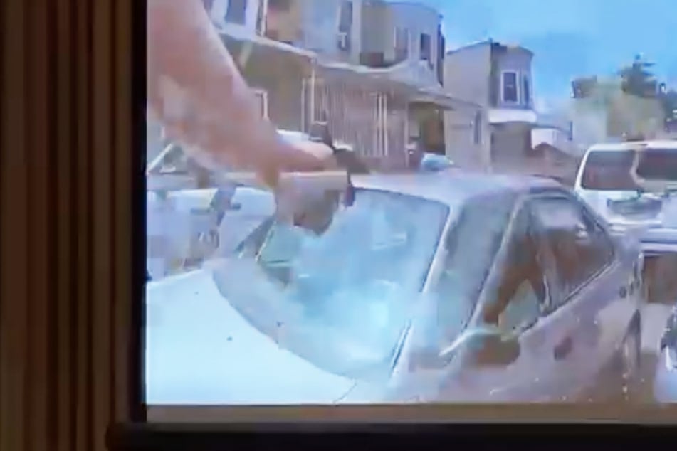 Polizist erschießt Autofahrer (†27): Behörde verdreht Fakten, veröffentlicht jetzt aber Video der Schock-Tat!