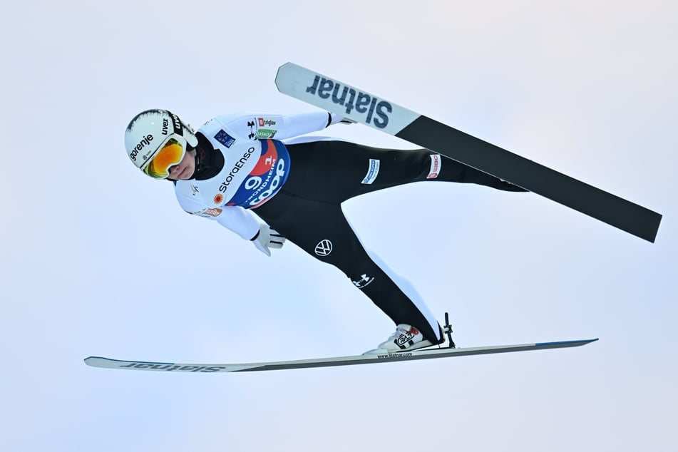 Ema Klinec (27) zählt zu den erfolgreichsten Skispringerinnen der letzten Jahre, doch in diesem Winter wird sie von einer schweren Infektion ausgebremst.
