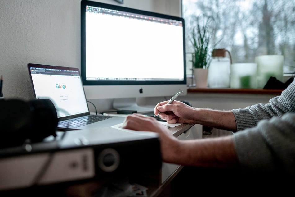 Im Homeoffice sind auch private Gegenstände versichert – wenn sie mit der Arbeit zu tun haben. (Symbolfoto)