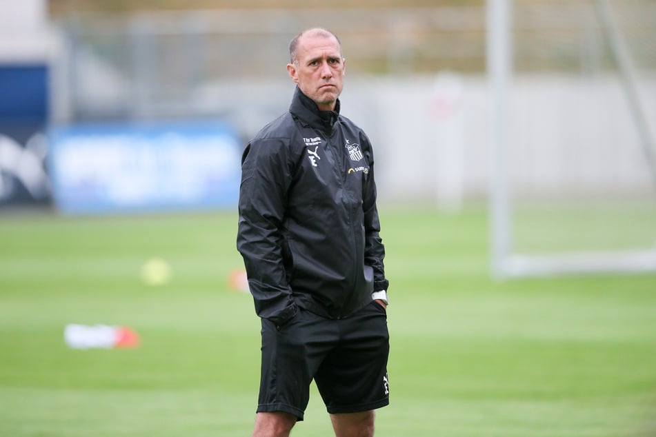 FSV-Coach Joe Enochs wollte seine Mannschaft am Dienstag mit einem Testspiel gegen Würzburg auf die neue Saison vorbereiten.