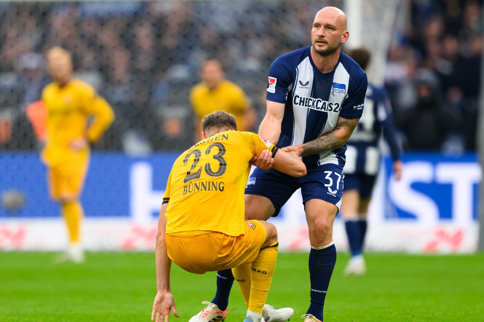 Der Fels in der Brandenburg: Toni Leistner (35, r.) zeigte gegen seinen Ex-Klub Dynamo Dresden eine bärenstarke Leistung.