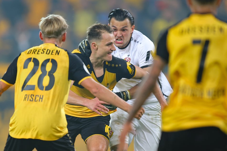 Nach dem zwischenzeitlichen 2:2 sah es so aus, als wäre Jakob Lemmer (24, 2.v.l.) der Matchwinner.