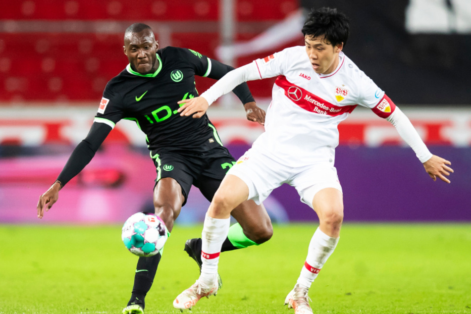 "Arbeitstier" Wataru Endo (28, r.) wird den VfB Stuttgart in der neuen Saison als Kapitän aufs Feld führen.