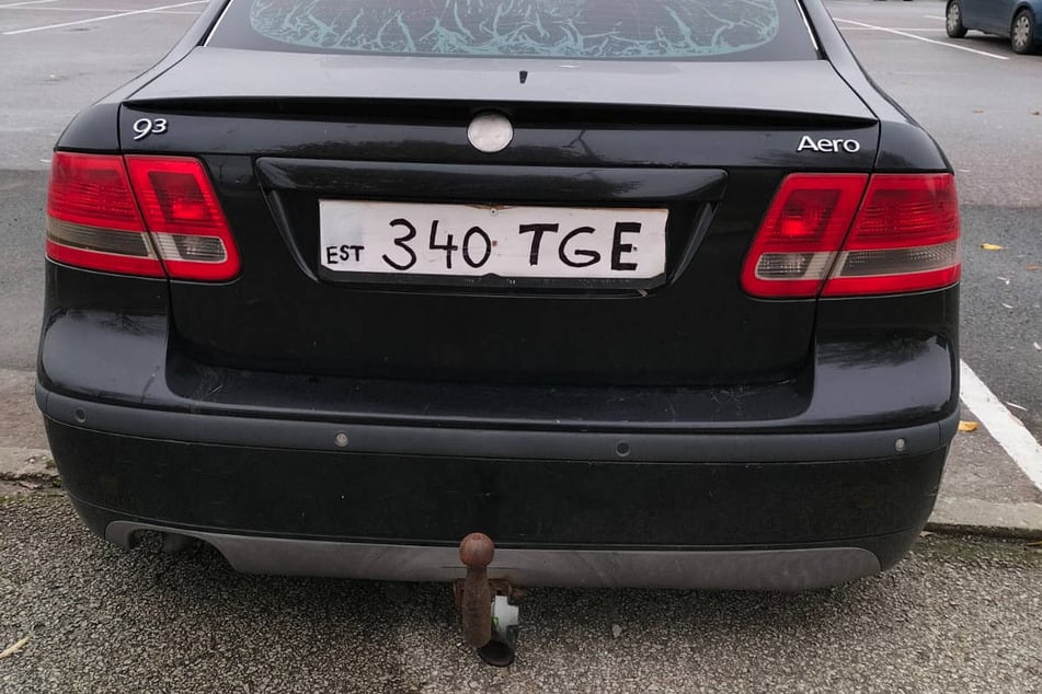 Ein Wagen mit selbst gemalten Kennzeichen dürfte für die Berliner Polizei ein seltener Anblick gewesen sein. (Symbolfoto)