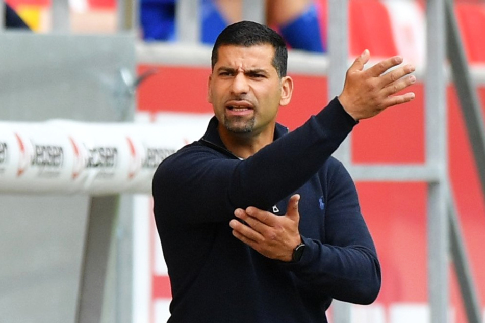 Das Foto vom 6. Juni zeigt den scheidenden Darmstädter Trainer Dimitrios Grammozis.