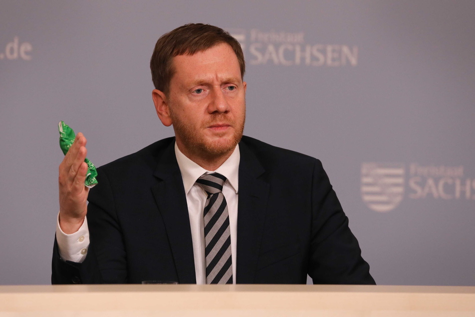 Sachsens Landesvater Michael Kretschmer wurde auf seiner Facebook-Seite offenbar von dem 39-Jährigen aus Zwönitz bedroht.