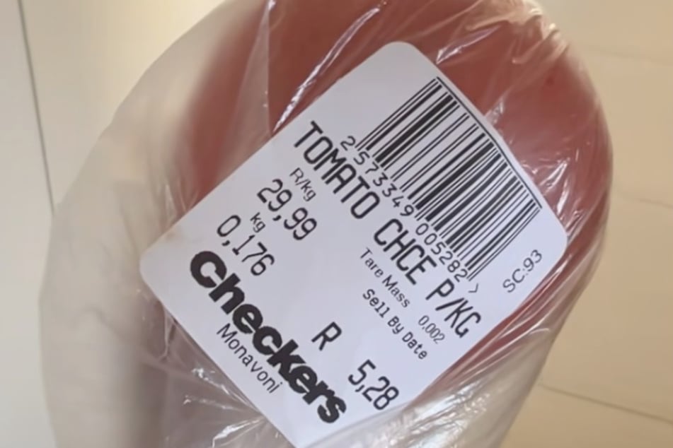 176 Gramm schwer, 27 Cent teuer: Diese Tomate ließ Lindy den Kopf schütteln.