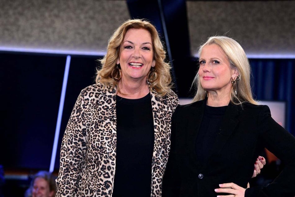Moderiert wurde die "NDR Talk Show" am Freitagabend von Bettina Tietjen (66, l.) und Barbara Schöneberger (51).