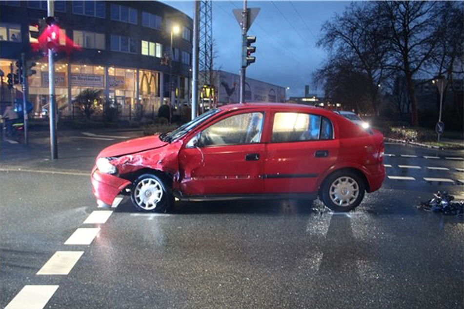 Der VW Tiguan der Ratingerin erlitt einen Totalschaden.