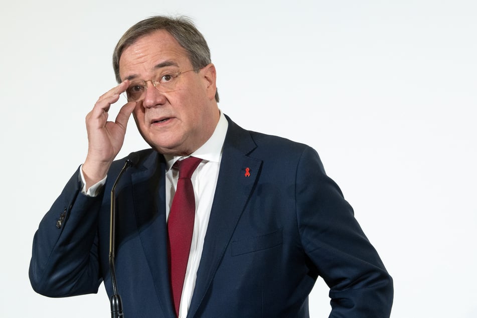NRW-Ministerpräsident Armin Laschet (59) ist für schärfere Corona-Maßnahmen.
