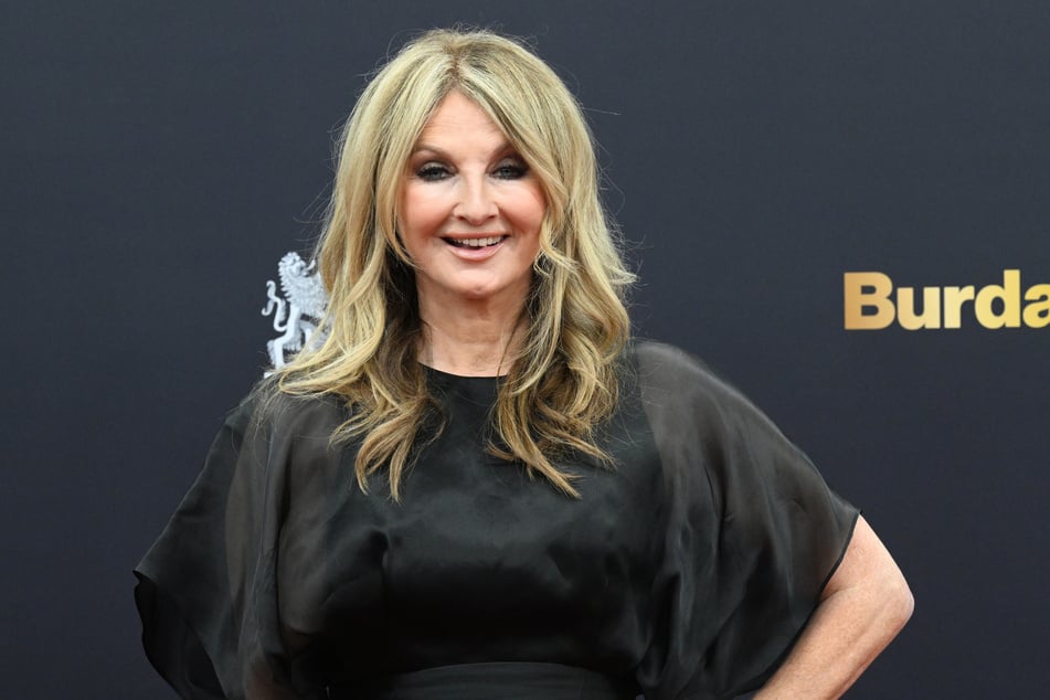 Neben "Exclusiv"-Chefin Frauke Ludowig (61) führt ab 2026 auch Model und Moderatorin Rebecca Mir (33) durch das Starmagazin.