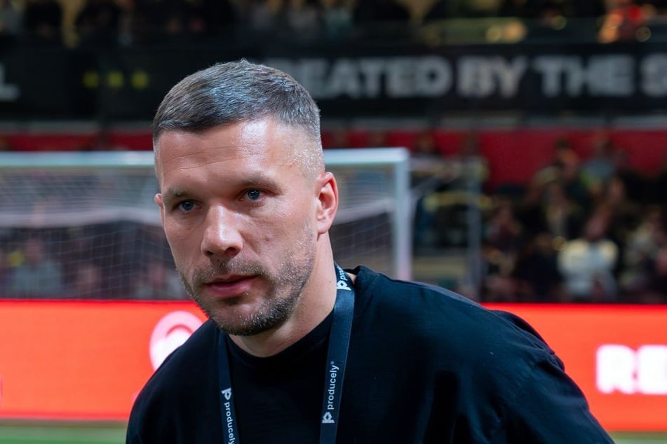 Klub-Legende Lukas Podolski (40) hofft, dass Kaminski auch noch nach dem Sommer das FC-Trikot tragen wird.