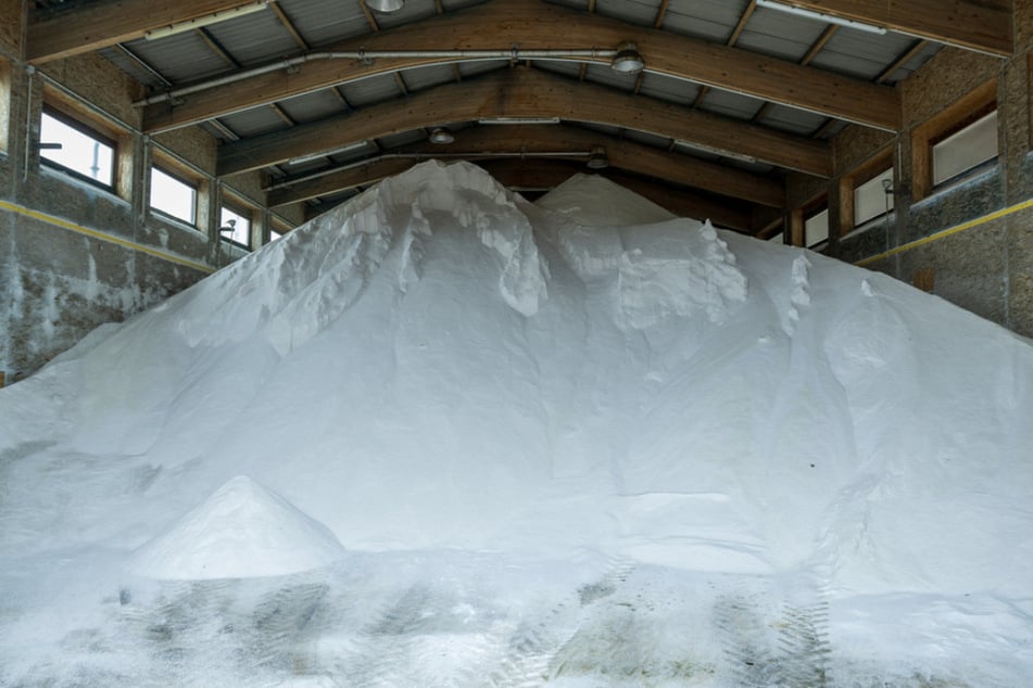 Die Salzlager der Straßenmeistereien (hier in Reichenbach) waren Anfang der Saison komplett gefüllt. Auch jetzt ist noch genügend Salz vorhanden, sollte ein unerwarteter Wintereinbruch kommen.