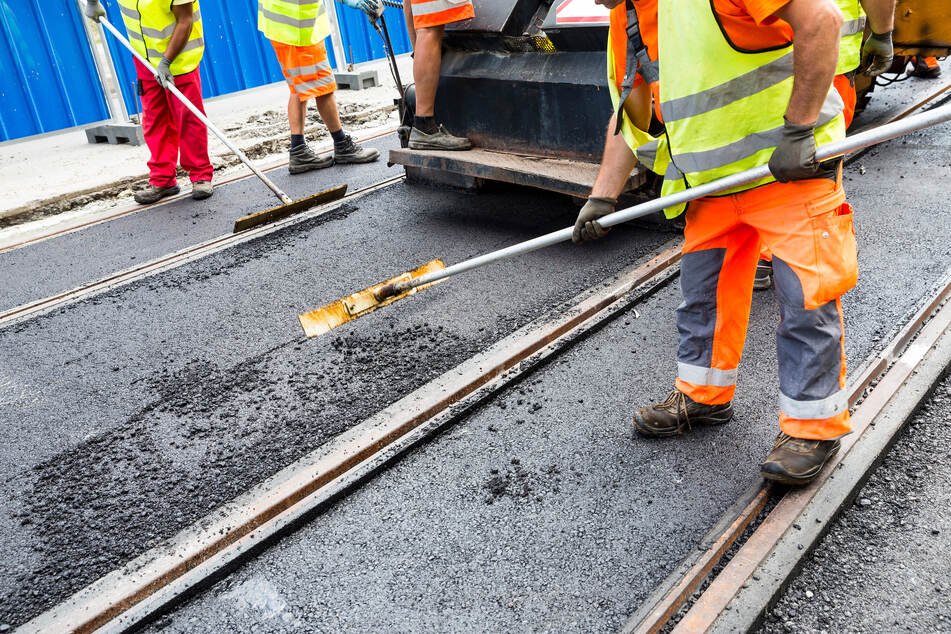 Auf Leipzigs Straßen wird fleißig gebaut. (Symbolbild)