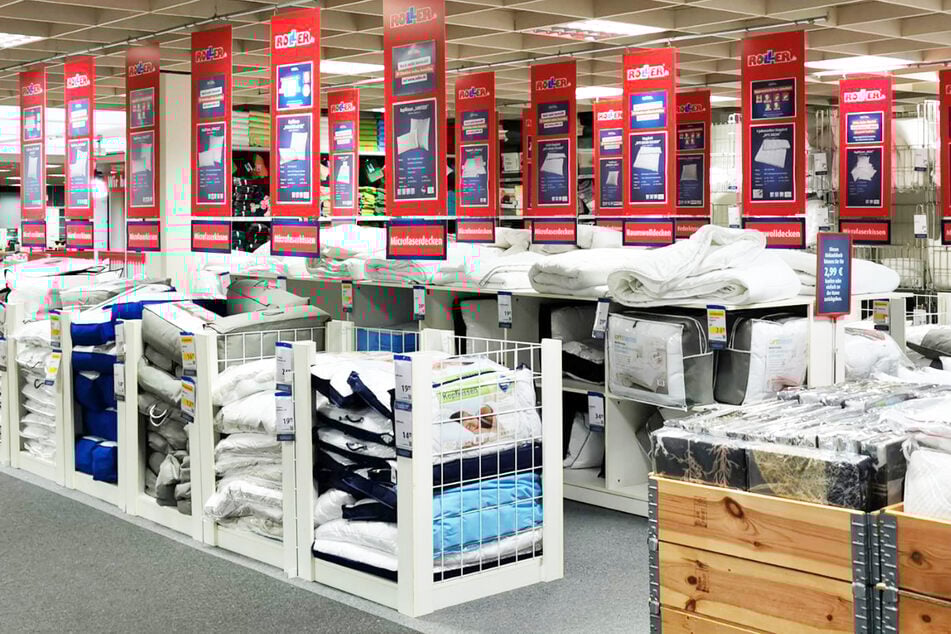 Bei ROLLER Villingen-Schwenningen gibt's im Abverkauf jetzt satte 30 Prozent Rabatt¹ auf viele Möbel.