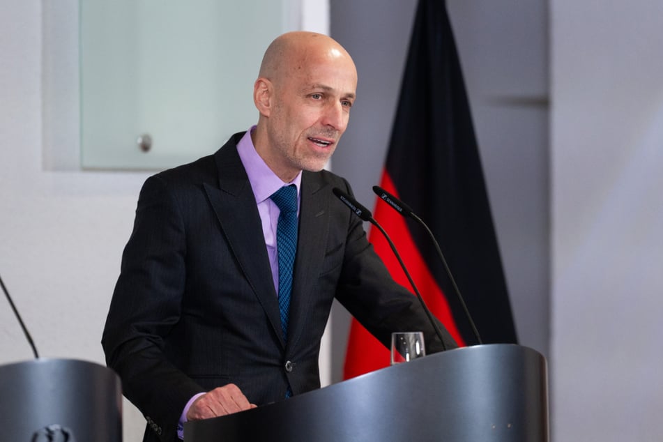 Die deutsche Industrie stehe am Ende des Jahres 2025 vor einem dramatischen Tiefpunkt, sagte BDI-Präsident Peter Leibinger (58).