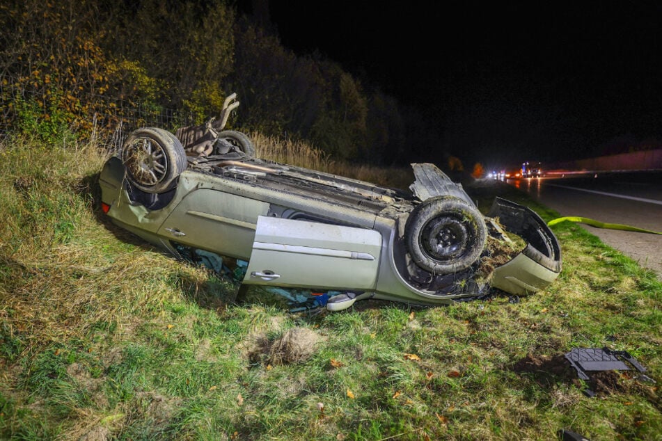 Der Renault überschlug sich und landete auf dem Dach.