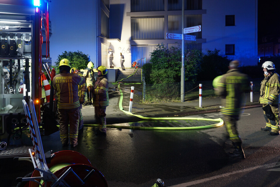 Köln: Kellerbrand in Ratingen: Bewohner verletzt sich bei eigenem Löschversuch