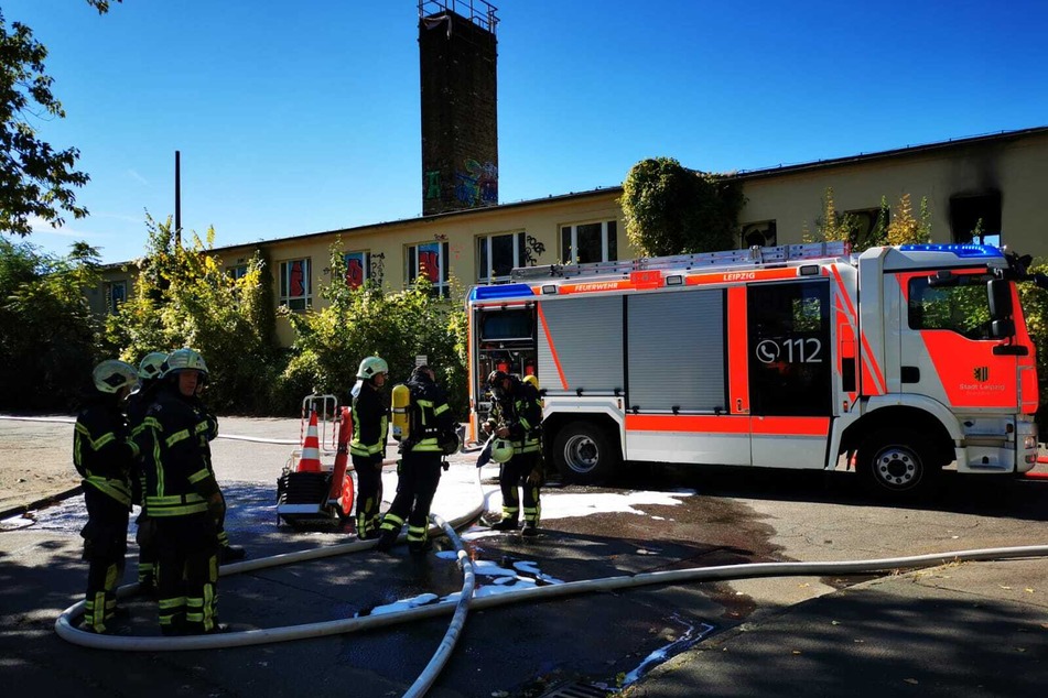 Die Feuerwehr war mehrere Stunden mit den Löscharbeiten beschäftigt.