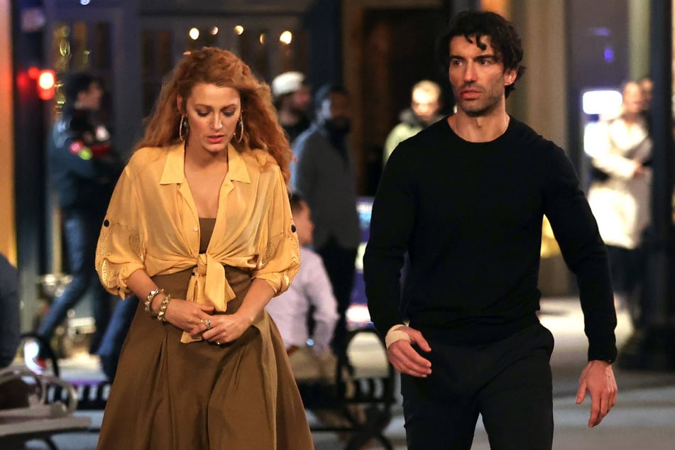 Blake Lively (l.) has accused her co-star Justin Baldoni of sexual harassment and retaliation.