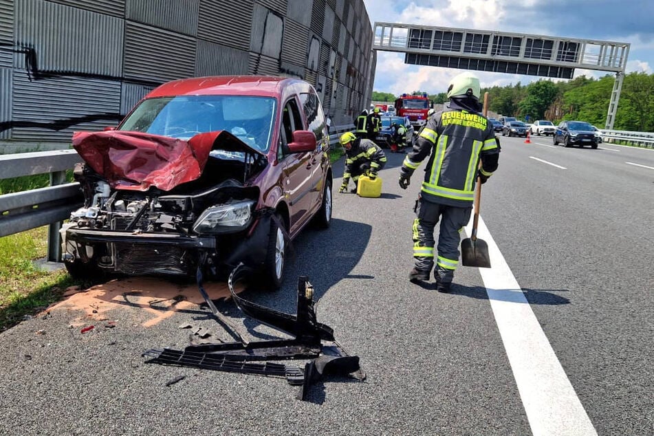 Ein 80-Jähriger ist mit seinem Auto ungebremst in ein Stauende gekracht.