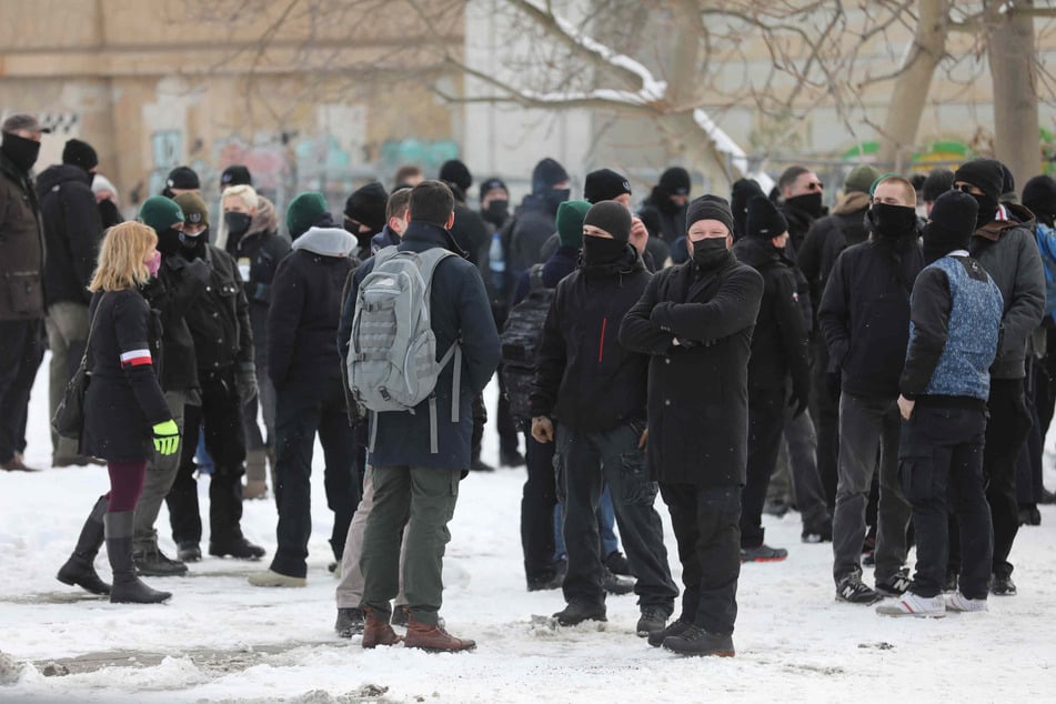 Rechte Demonstranten haben sich versammelt.