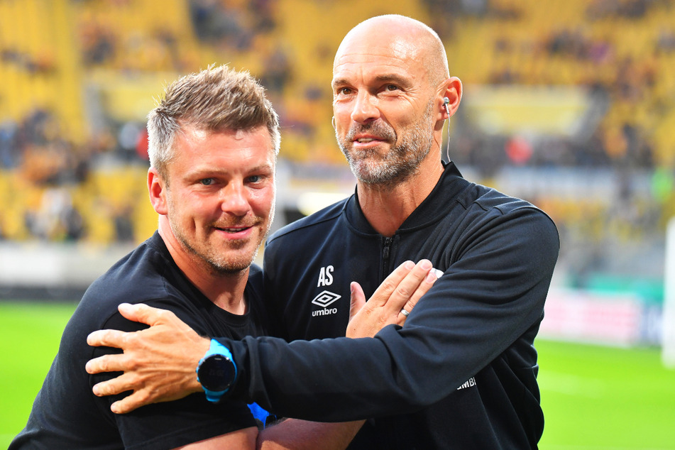 Drei Wochen nach dem Pokalspiel treffen die Taktikfüchse Lukas Kwasniok (40, l.) und Alexander Schmidt (52) erneut aufeinander.