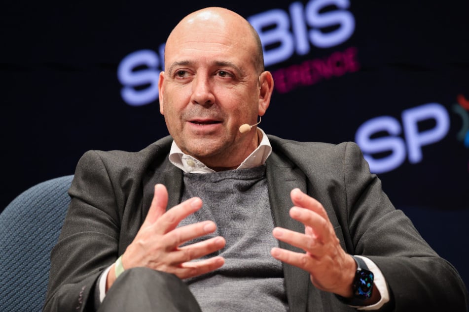 Fernando Carro hat im "Doppelpass" erneut über ein mögliches Giga-Gehalt von Florian Wirtz in Leverkusen gesprochen.