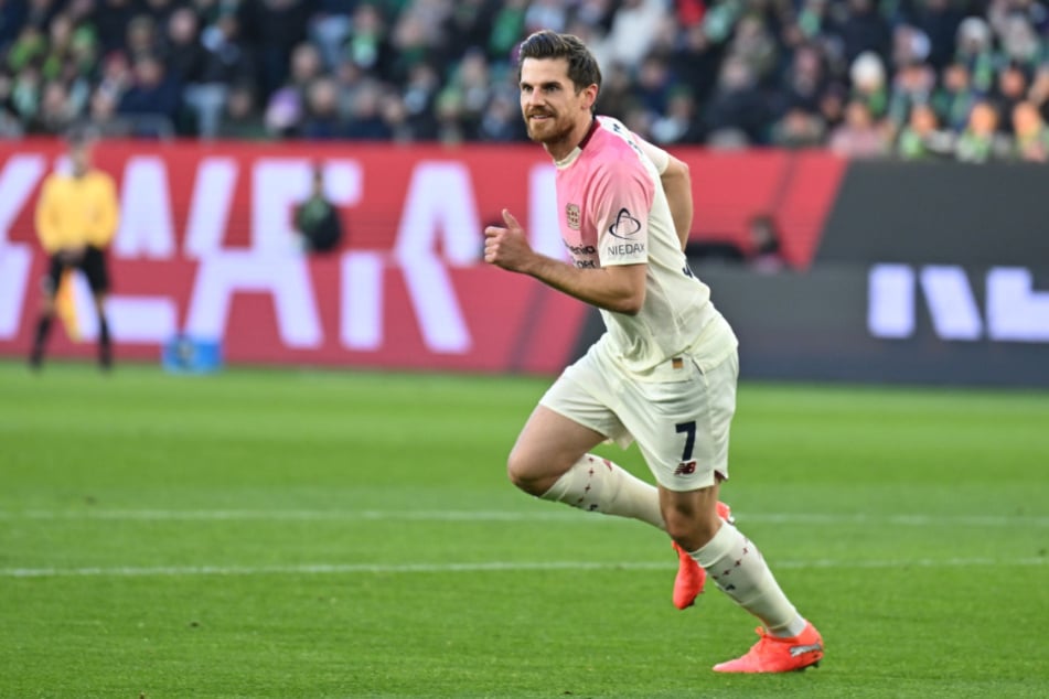 Wochenlang wurde Jonas Hofmann nicht für die Europa League berücksichtigt, jetzt knipst er auf Kreta ausgerechnet doppelt.
