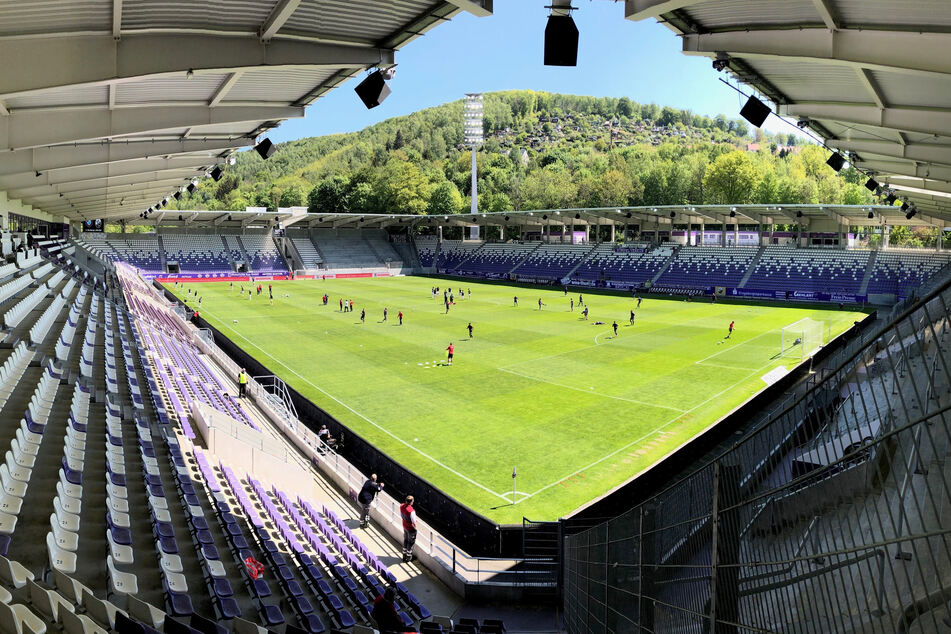So leer wie vor dem Punktspiel beim Re-Start gegen den SV Sandhausen könnte das Erzgebirgsstadion ab September nicht mehr werden. Bis zu 5362 Zuschauer dürften die Veilchen Stand jetzt zulassen.