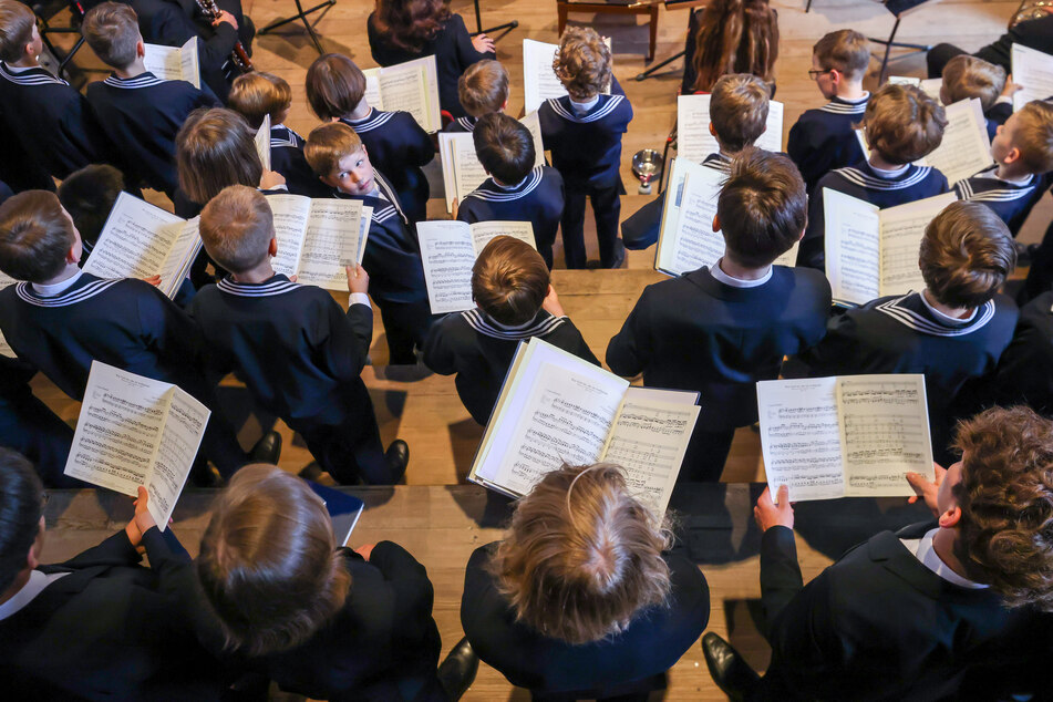 Der Thomanerchor probt schon mal. Am Donnerstag eröffnen sie das Chorfest in der Thomaskirche.