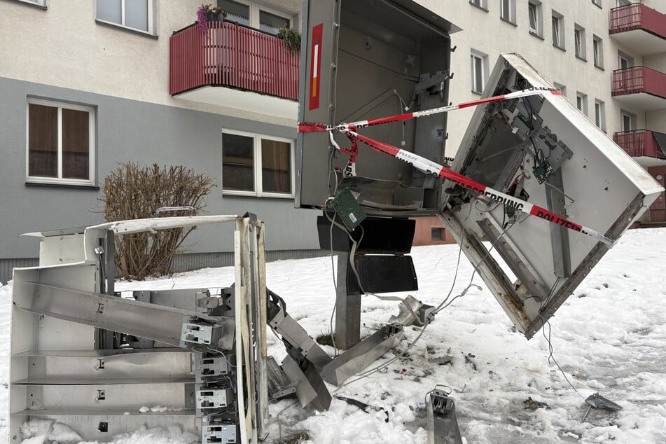 Auch in der Carl-von-Ossietzky-Straße in Chemnitz ist ein Zigarettenautomat gesprengt worden.