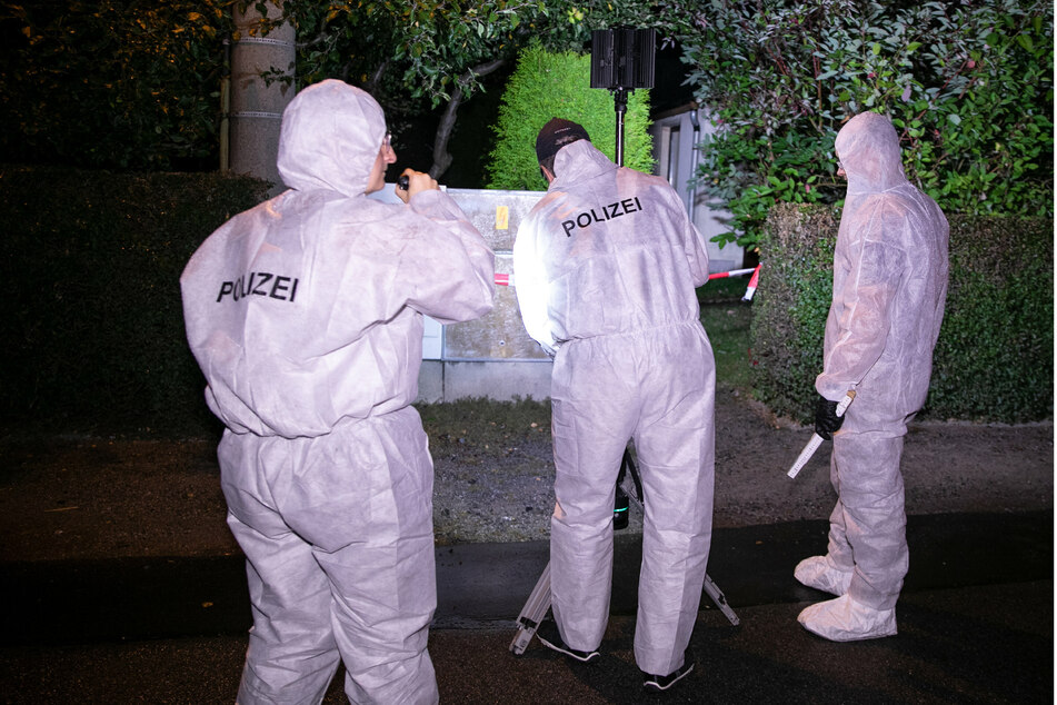 Mord aus Eifersucht? Zwei Tote in einer Wohnung entdeckt
