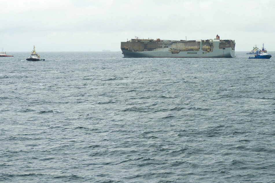 Gefahr für Nordsee gebannt! Unglücks-Frachter hat es in sicheren Hafen geschafft