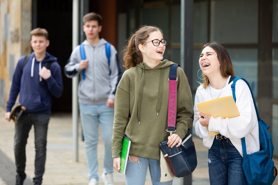 Diese Schulwitze kommen bei Schülern und Lehrern gut an.