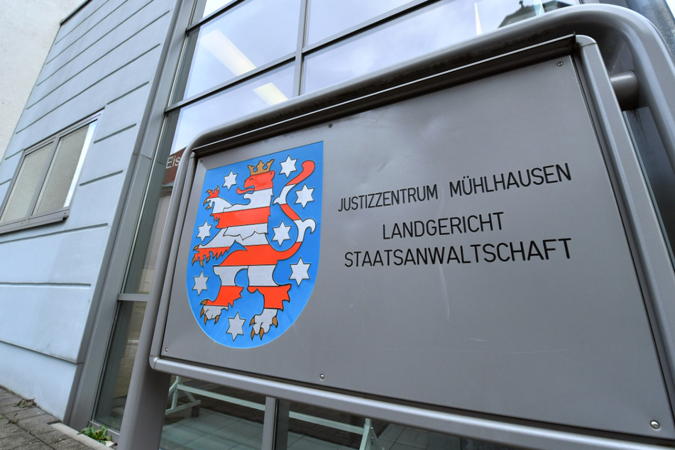 Messer im Bein: Prozess nach Attacke auf Journalisten wegen Corona verschoben