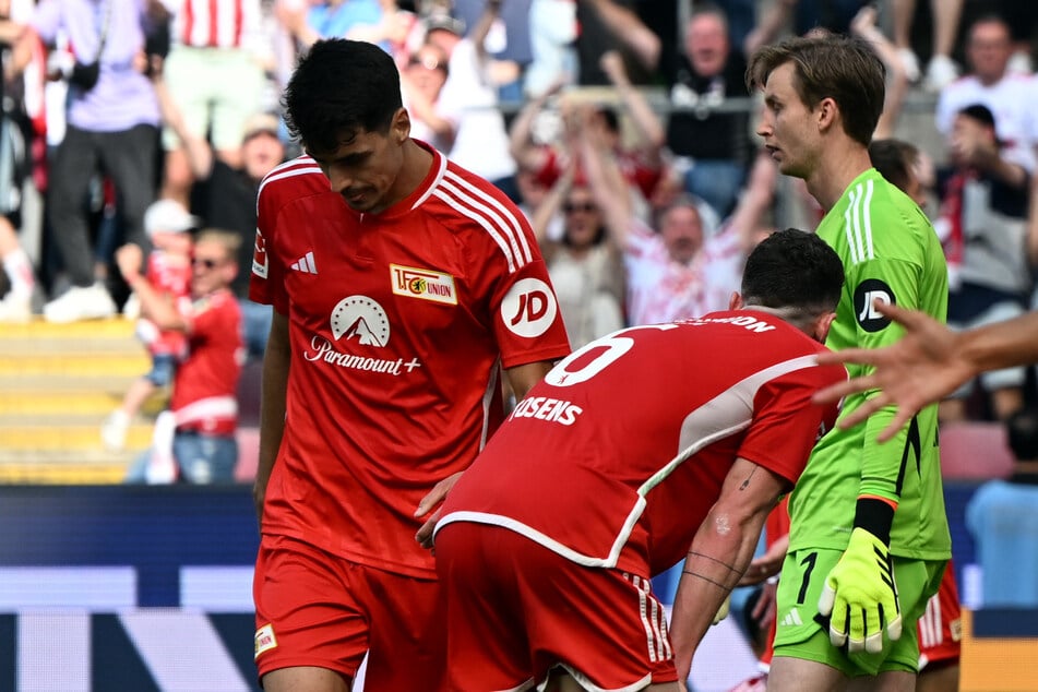 Pure Enttäuschung bei den Union-Stars Diogo Leite (25, l.) und Robin Gosens (29) und Keeper Frederik Rönnow (31, r.).